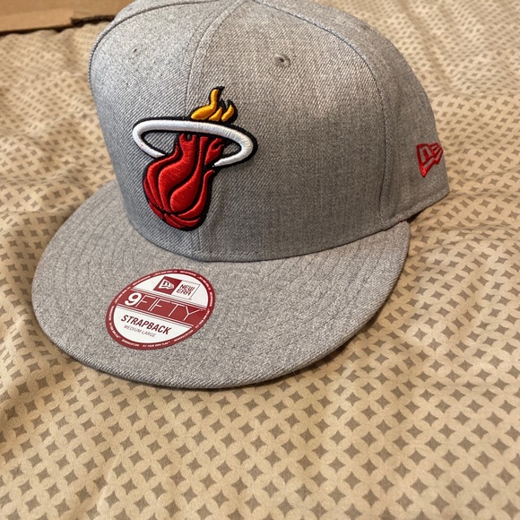 New Era 1988 Miami Heat Strapback - Picture 2 of 6